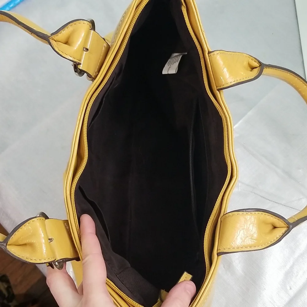 Yellow Purse. - Picture 4 of 4